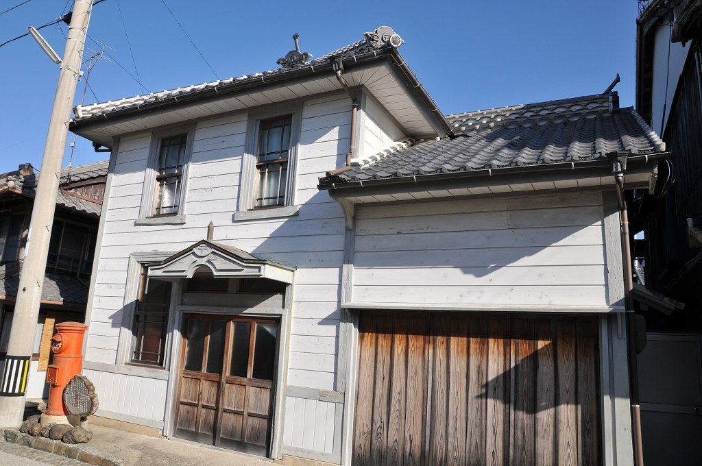 A street of traditional wooden merchant houses in Kiragawa, Kochi
