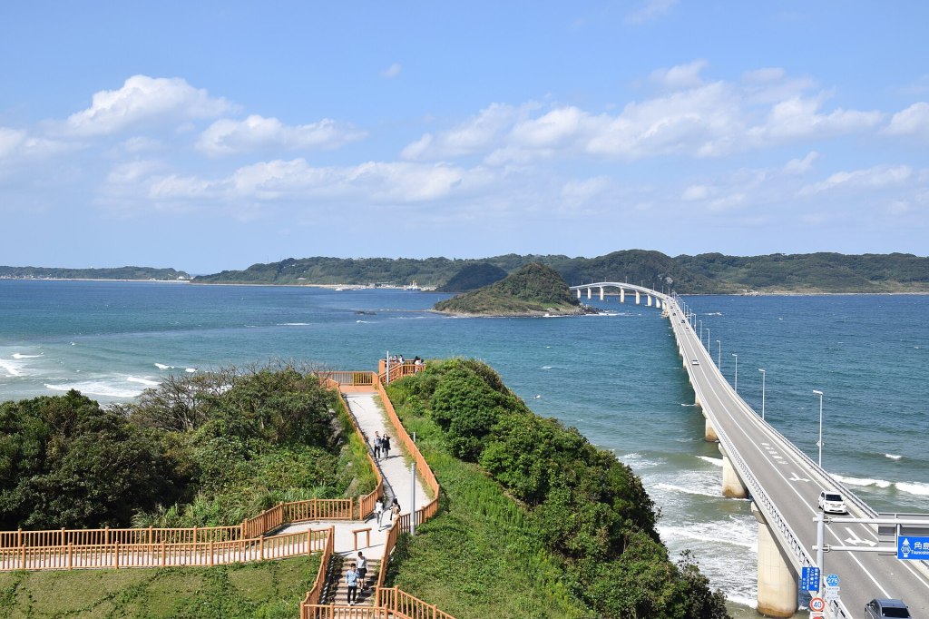Tsunoshima Bridge Travel Guide: The Island Drive on the Sea of&nbsp;Japan