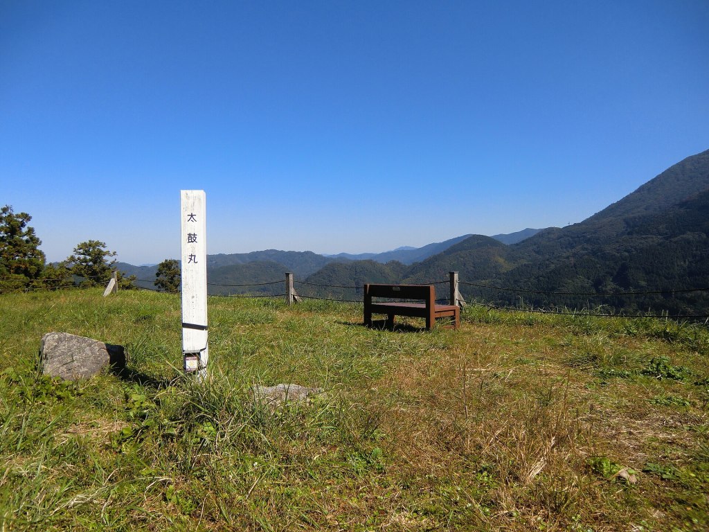 Stone walls of the Taiko-maru enclosure at Tsuwano Castle