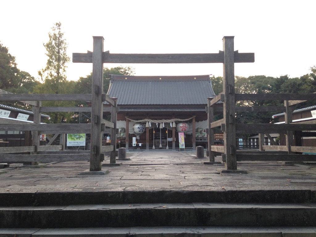 The gate and worship hall of Mihashira Shrine in Yanagawa, Fukuoka