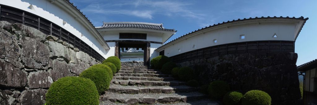 Gujo Hachiman Travel Guide: Waterways, a Summer Dance, and a 1933&nbsp;Castle