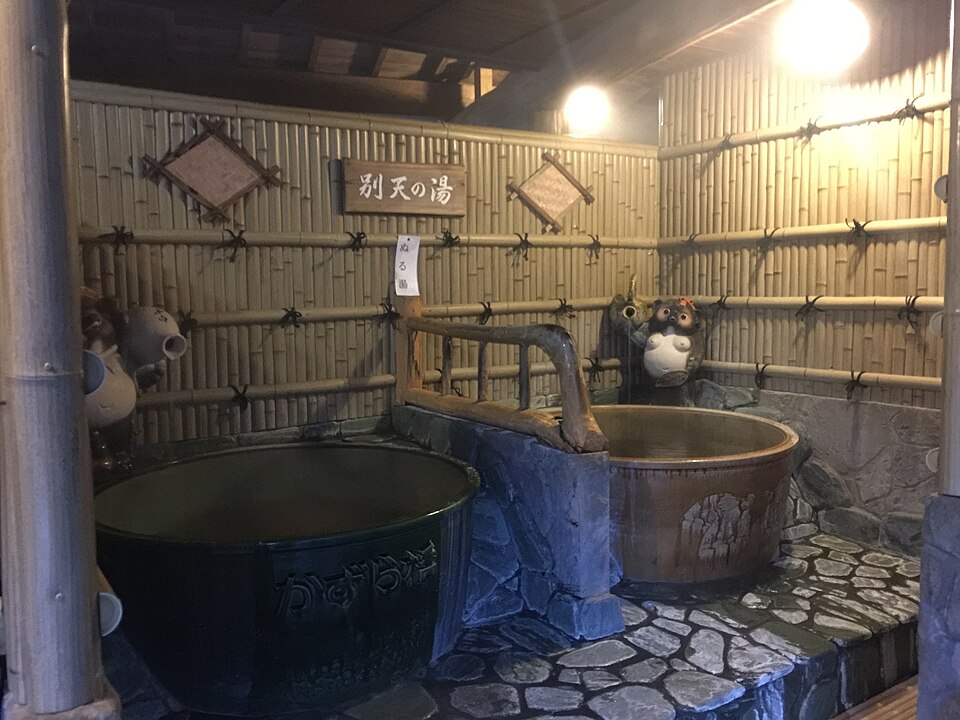 Betsuten-no-yu bath at Shin-Iya Onsen Hotel Kazurabashi