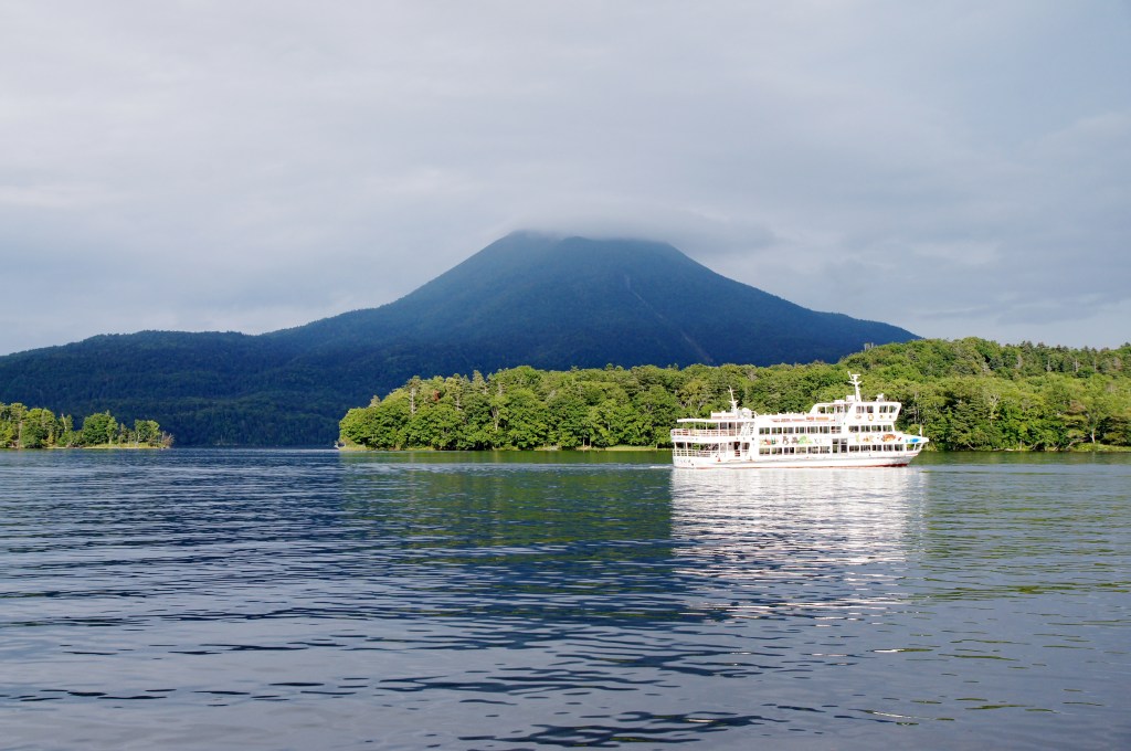 Akan-Mashu Travel Guide: Lakes, Marimo, and Ainu Culture in&nbsp;Hokkaido