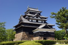 Matsue Castle Travel Guide: A National Treasure Keep under Repair