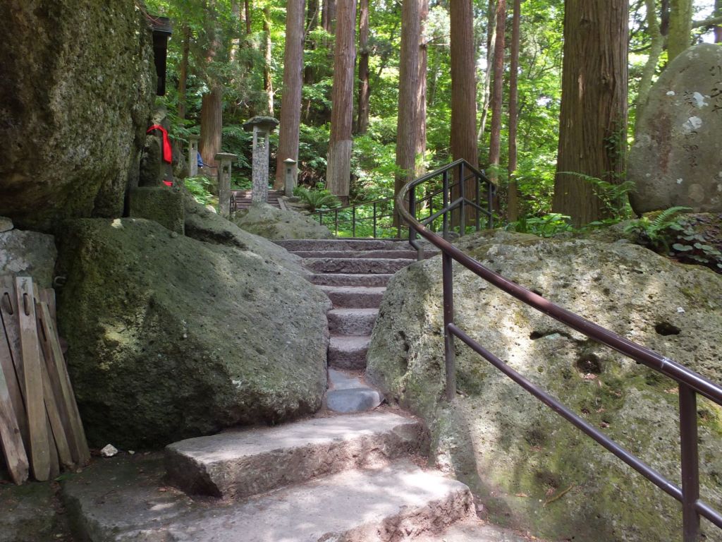 Yamadera Travel Guide: The Mountain Temple above Yamagata