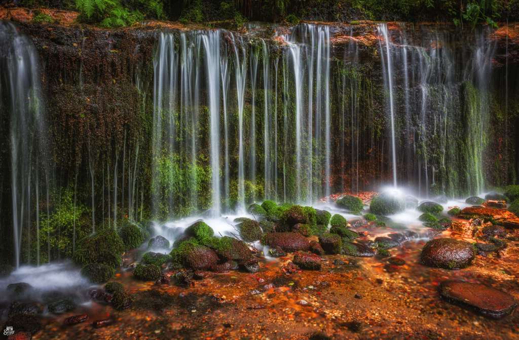 The wide curtain of Shiraito Falls near Karuizawa, Nagano