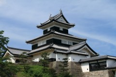 Komine Castle Travel Guide: A Reconstructed Turret in Shirakawa