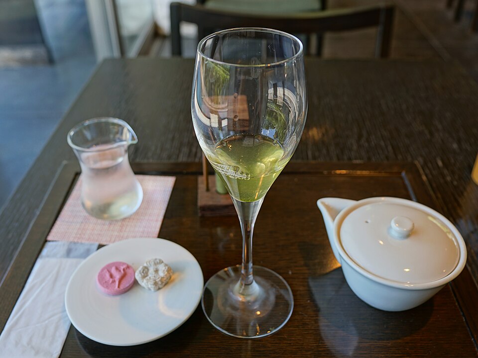 Gyokuro tea served at Sabo TOKA in the Byodo-in museum