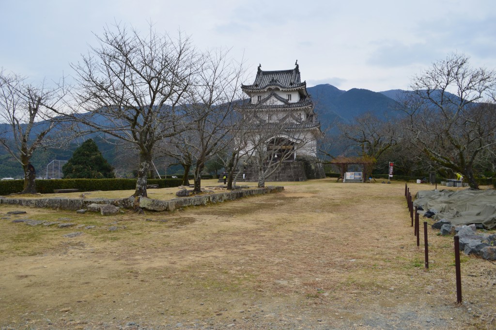 Uwajima Castle Travel Guide: A Small Original Keep above the Port
