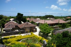 Taketomi Island Travel Guide: Coral Sand, Village Lanes, and a Ferry from Ishigaki